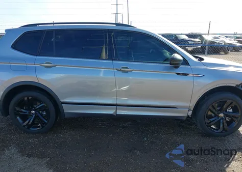 2024 Volkswagen Tiguan 2.0T Se R-Line Black z USA, uszkodzony, nr VIN 3VVCB7AX5RM077924